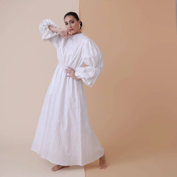 Picture of White With Golden Pattern Daraa From Lulwa Al Khattaf