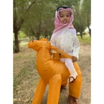 صورة فارس الفرسان للأطفال - دشداشة وشماغ أحمر مع عقال وقحفية (مع إمكانية تطريز الإسم)