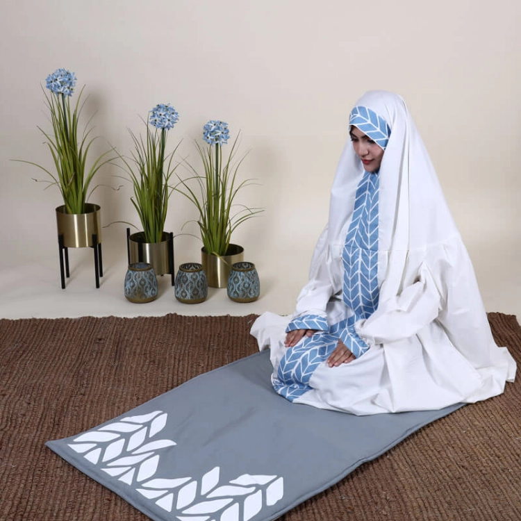 Picture of Prayer Set Design M1-3 (With Name Embroidery Option)