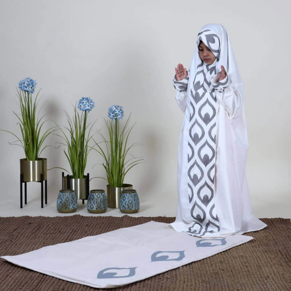 Picture of Prayer Set Design M2-5 (With Name Embroidery Option)
