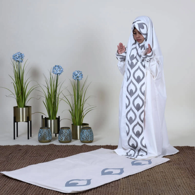 Picture of Prayer Set Design M2-5 (With Name Embroidery Option)