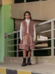 صورة طقم فيست متعدد الالوان مع تنورة للاطفال