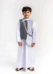 صورة فيست قرقيعان رمادي مع حقيبة ولادي 2023