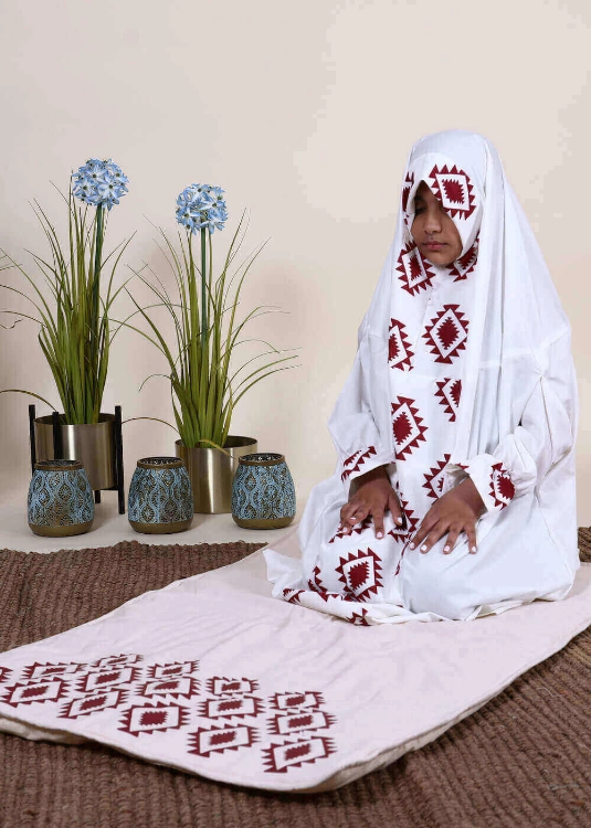 Picture of Prayer Set Design M3-5 (With Name Embroidery Option)
