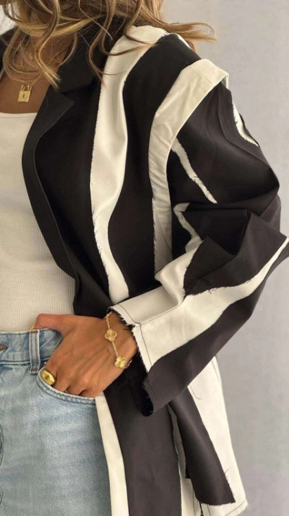 Picture of 7490 Black And White Blazer For Women